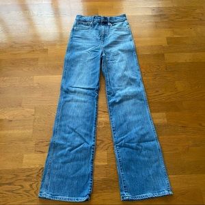 Madewell 11” High Ride Flare Jeans Size 26 Style AJ219